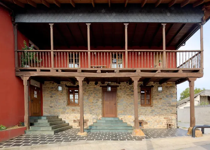 La Tronera Del Bierzo Restaurante-hotel 3*